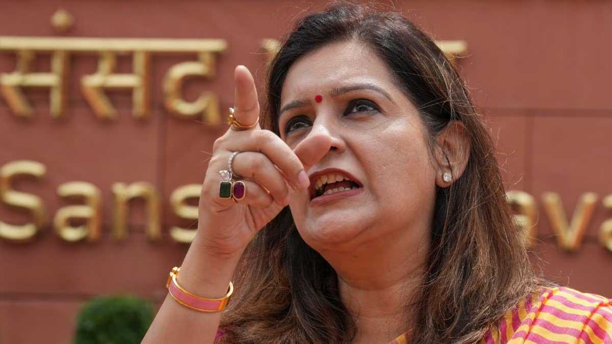 महिला अपराध से जुड़े महाराष्ट्र विधेयक की मंजूरी के लिए प्रियंका चतुर्वेदी ने राष्ट्रपति मुर्मू को लिखा पत्र